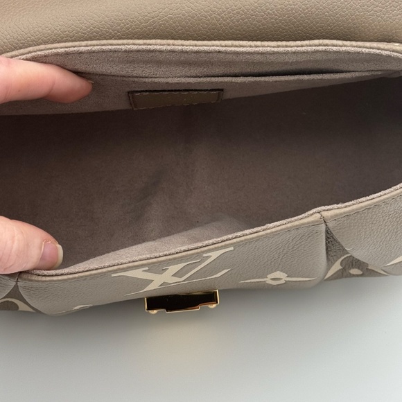 Louis Vuitton Favorite Bicolor Monogram Empreinte Leather RARE - Picture 8 of 16